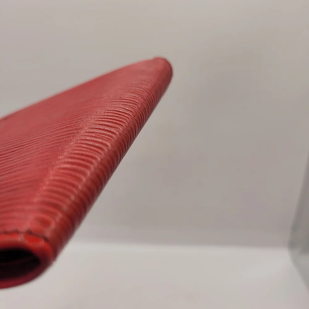 Louis Vuitton Red Textured Wallet - Picture 7 of 7
